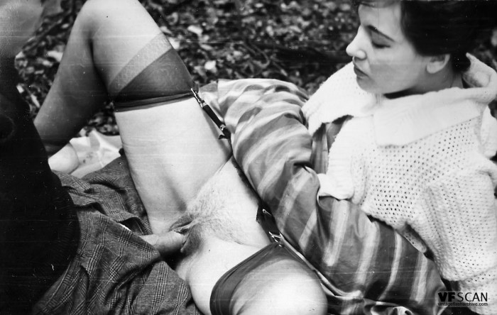 Old naked women retro