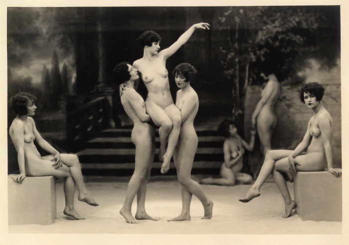 The oldest erotic photos