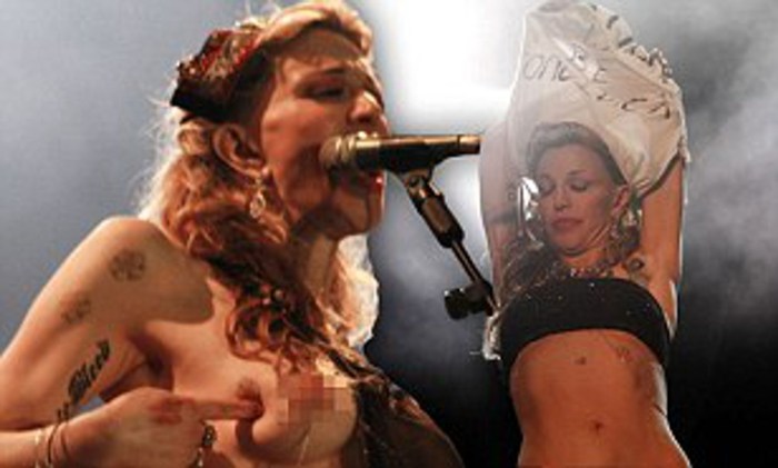 Michaela Shefer undressed at the Venus exhibition