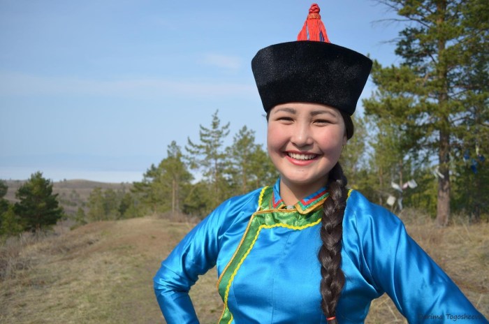 Hoongodor's costume Buryat National