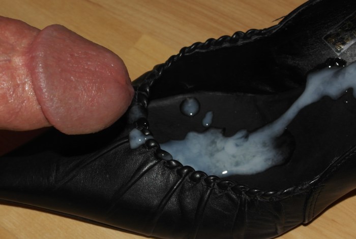 Cumshots for women's shoes