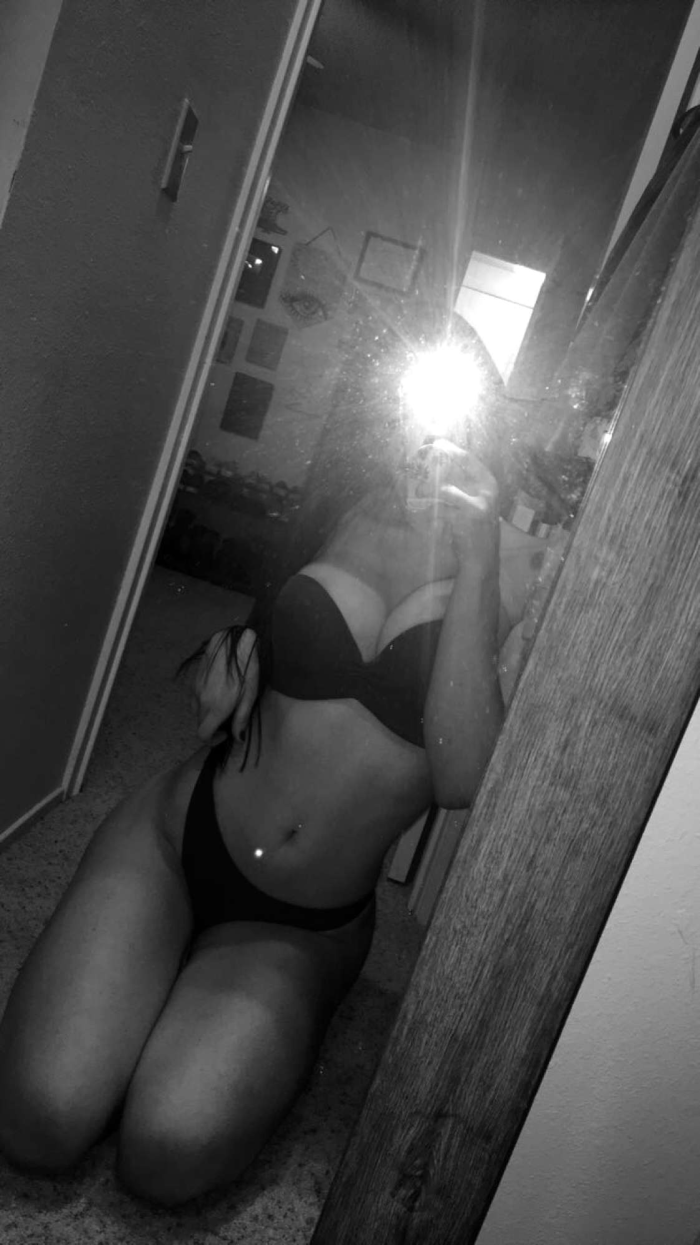 Yanina Studilina in Lower underwear island