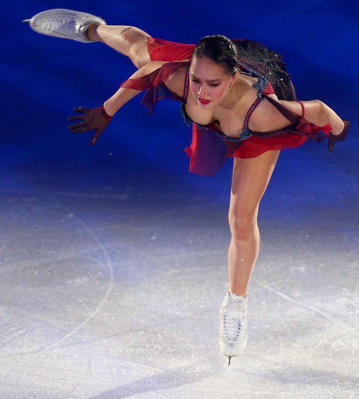 Alina Olesheva pink hair