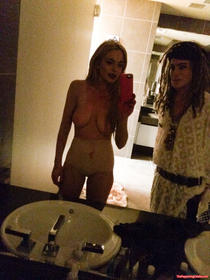 Lindsay Lohan Naked in the movies
