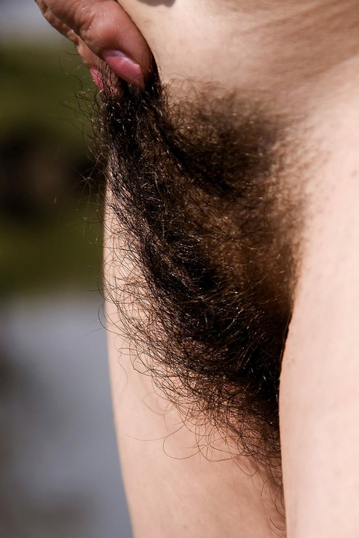 Blond hair on female pubis