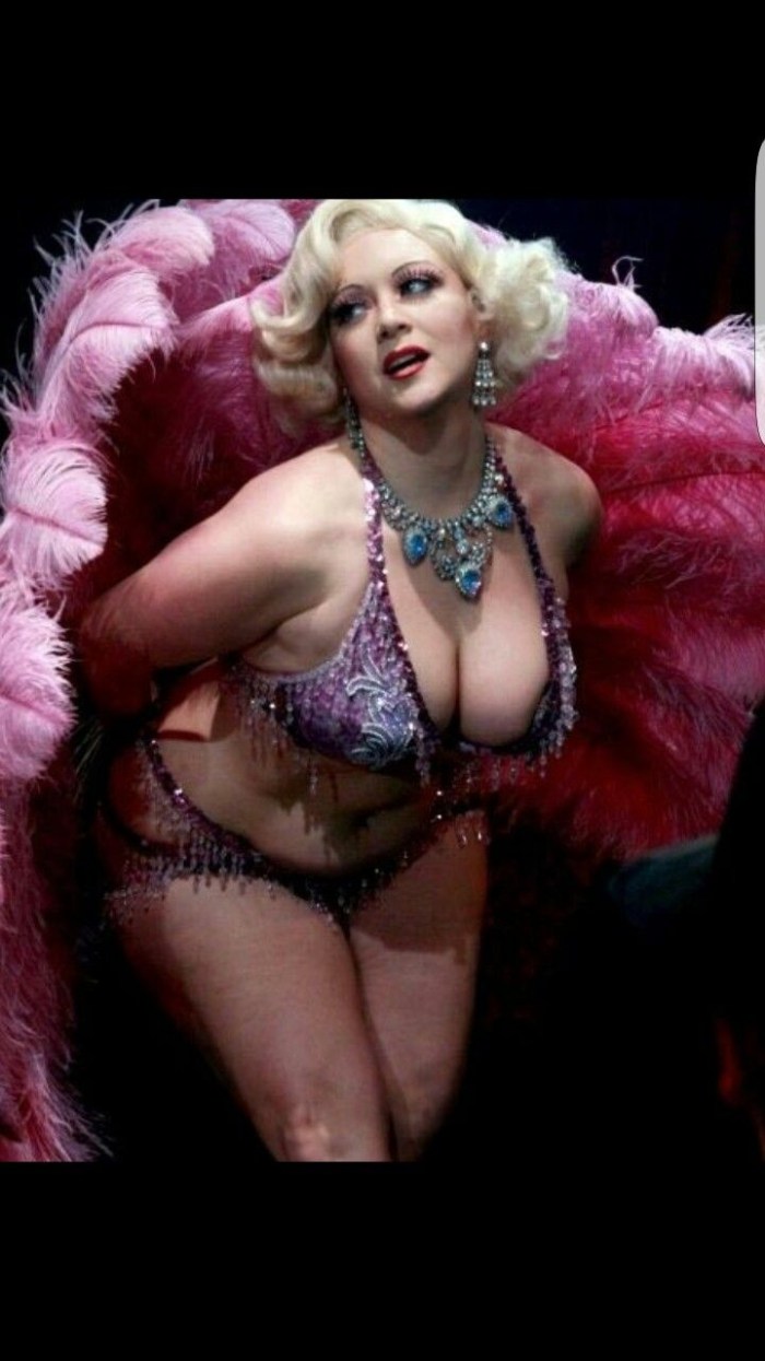 Thick elderly in linen