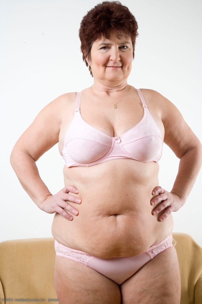 BBV Hairi wife UPSKIRT