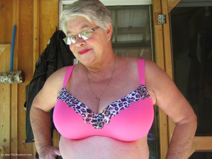 Bbw in pantyhose and underpants