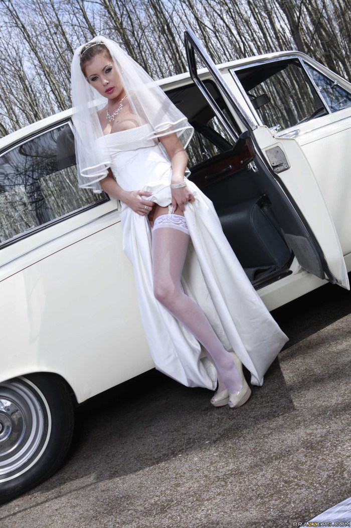 Brides in the car private