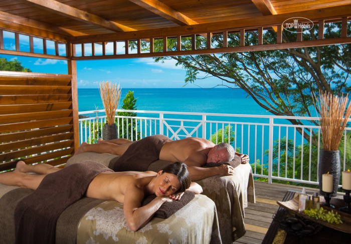 3D Resort Couple Barefoot