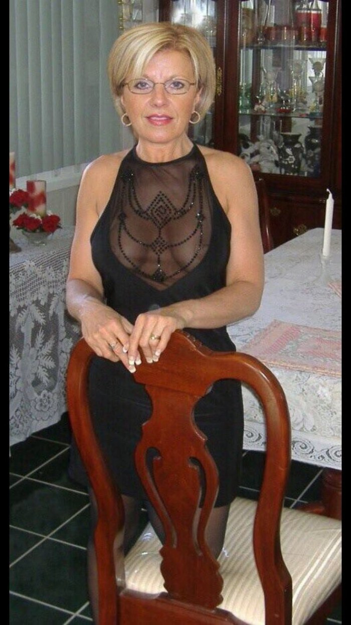 Adult ladies without clothes