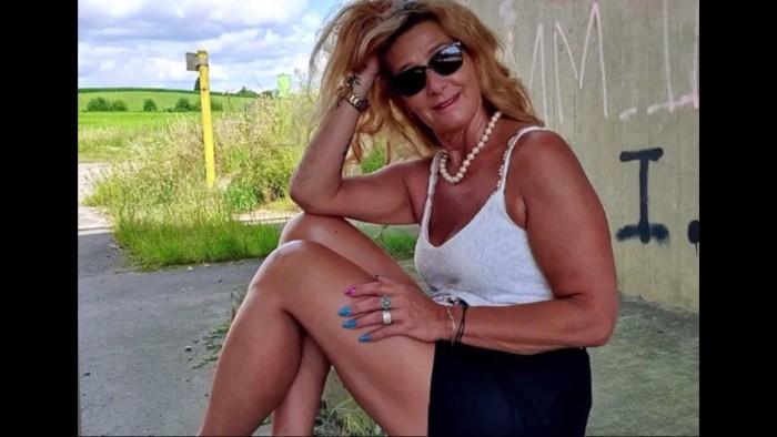 Baba Alla sexy grandmother