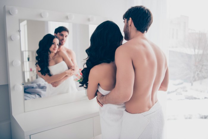 Private fuck in front of the mirror