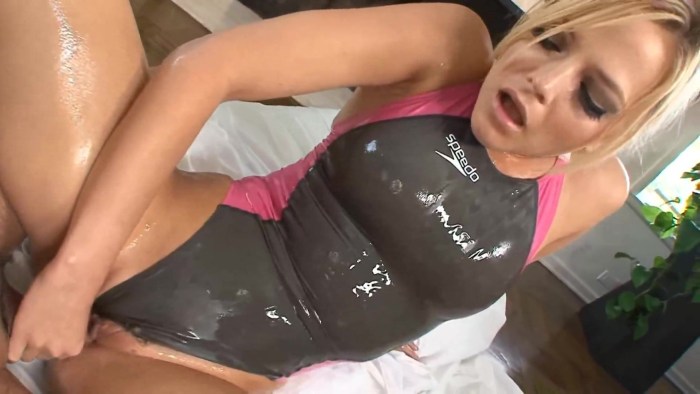 Girl ends in leggings