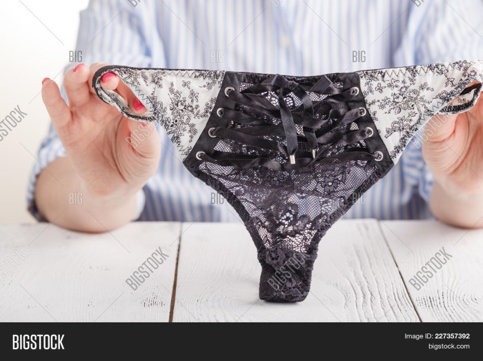 Knickers used