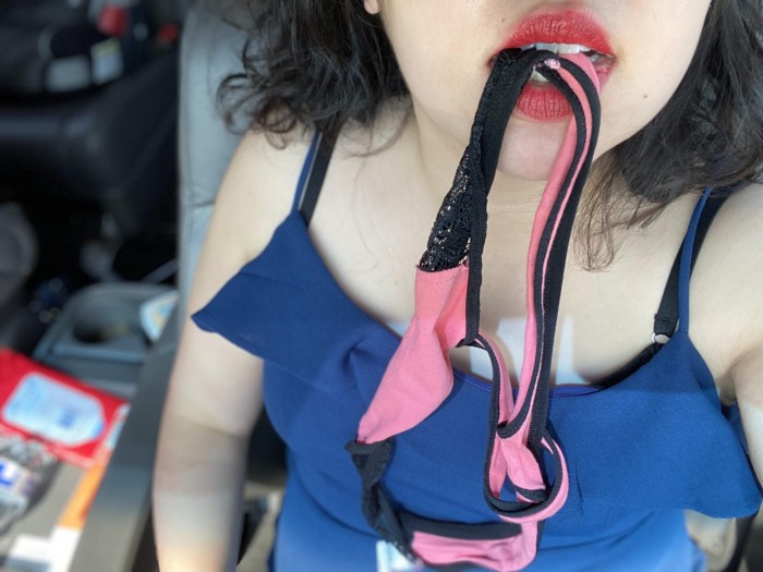 Fallomitator under clothes