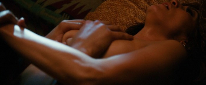 Jennifer Lopez Naked in the film a fan