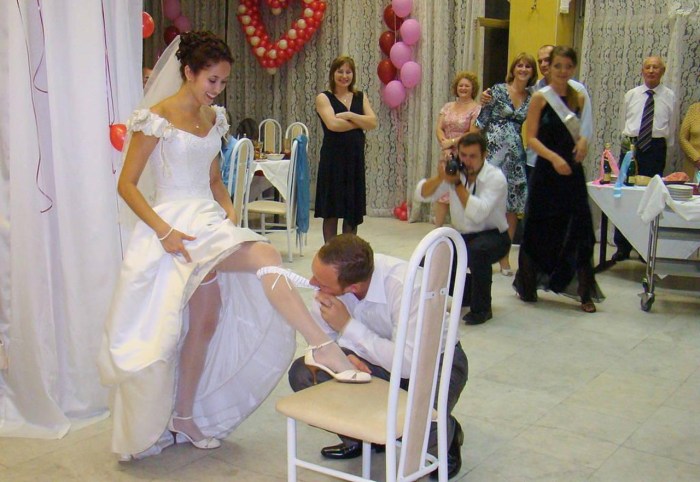 The collections of the bride are spied