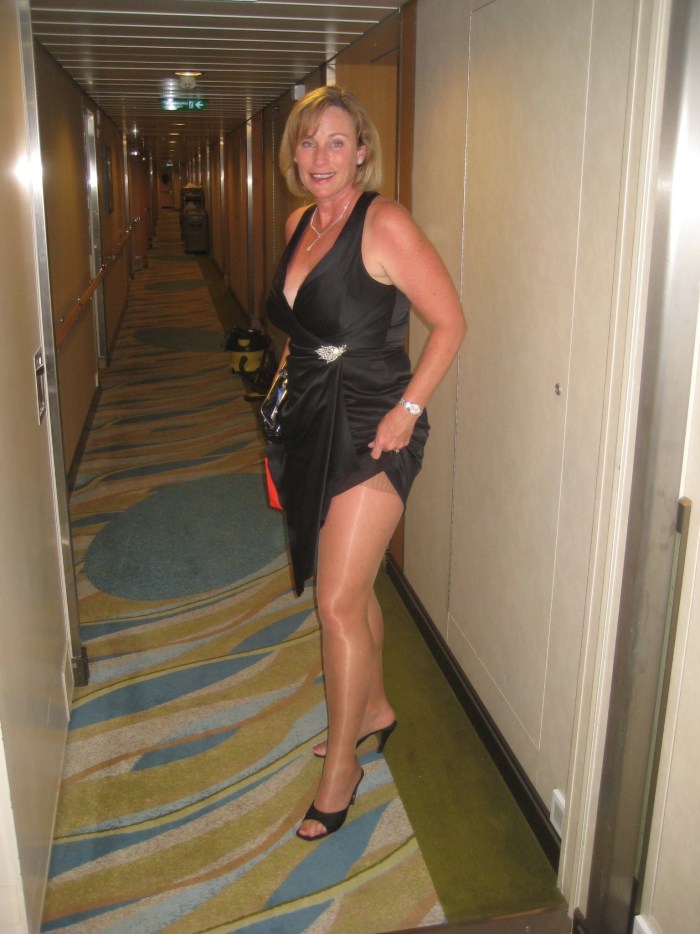Elderly Milf in an amateur dress