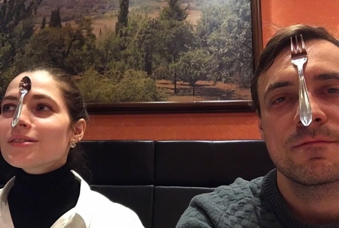 Knitted mittens with applique