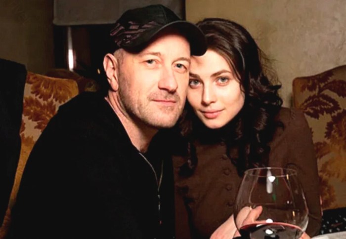 Mini embroidery monochrome