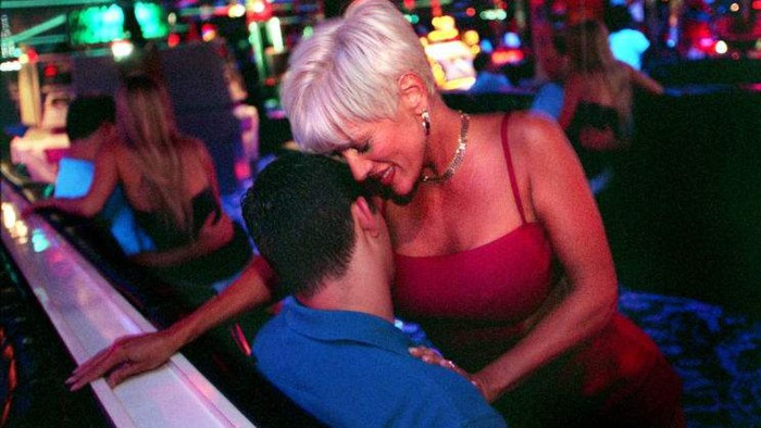 Restaurant for swingers goals