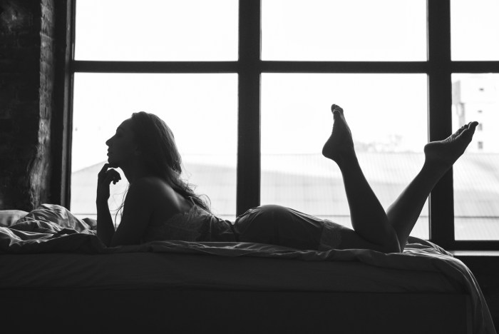 Boudoir photo shoot black