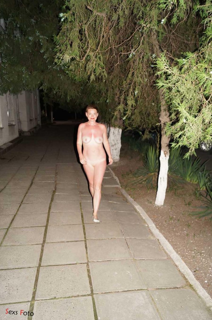 Selfies for intimate correspondence