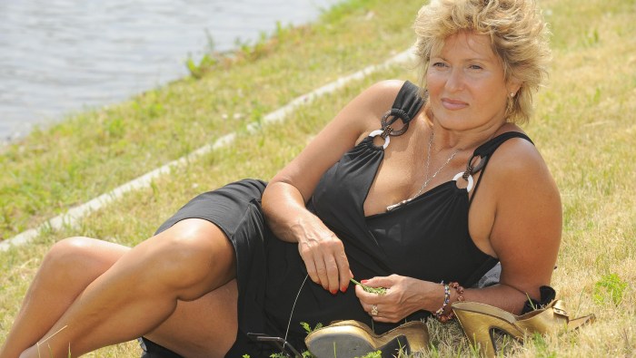 Mature Matyur in Pantyhose Solo