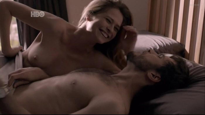 Series o negocio naked breasts