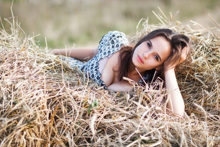 Oksana Zarubina on. Hay