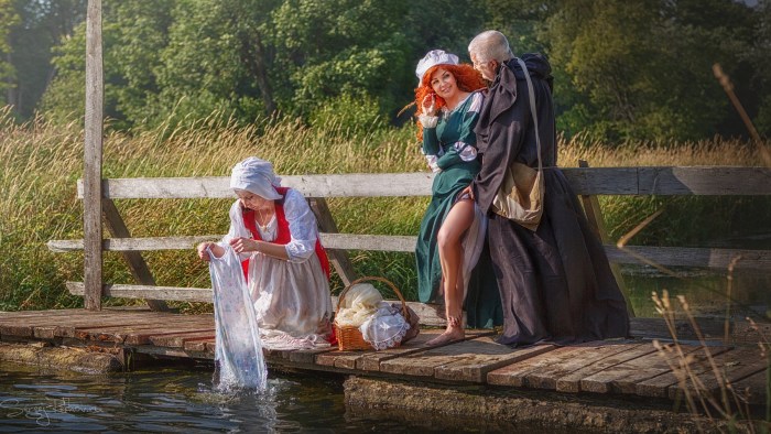 Washing on the river