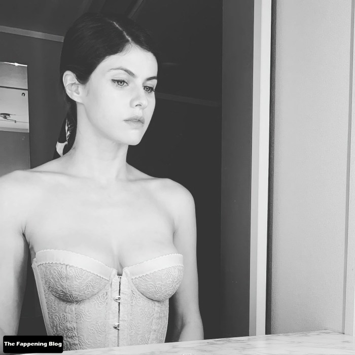 Alexandra Daddario Topless
