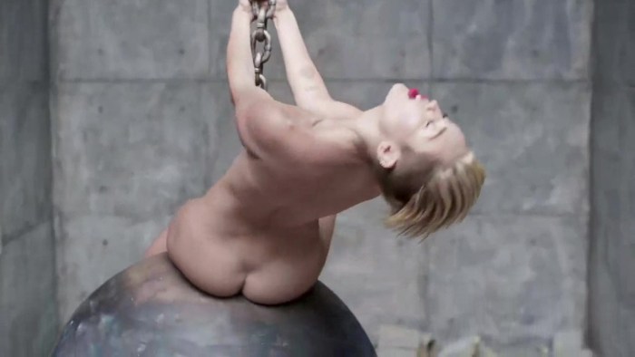 Miley Cyrus without underwear