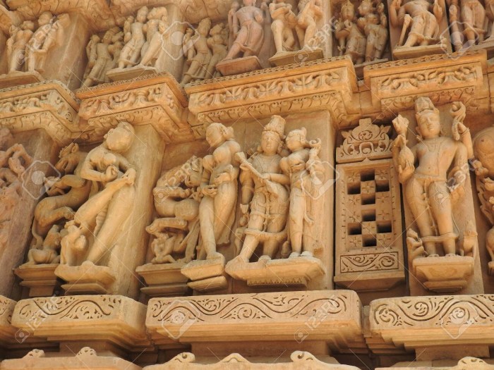Year in India statue of Kamasutra