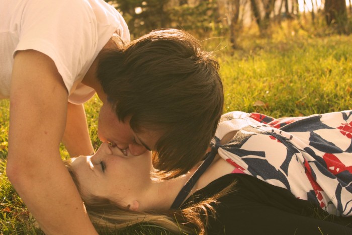 Kiss of a guy and girls