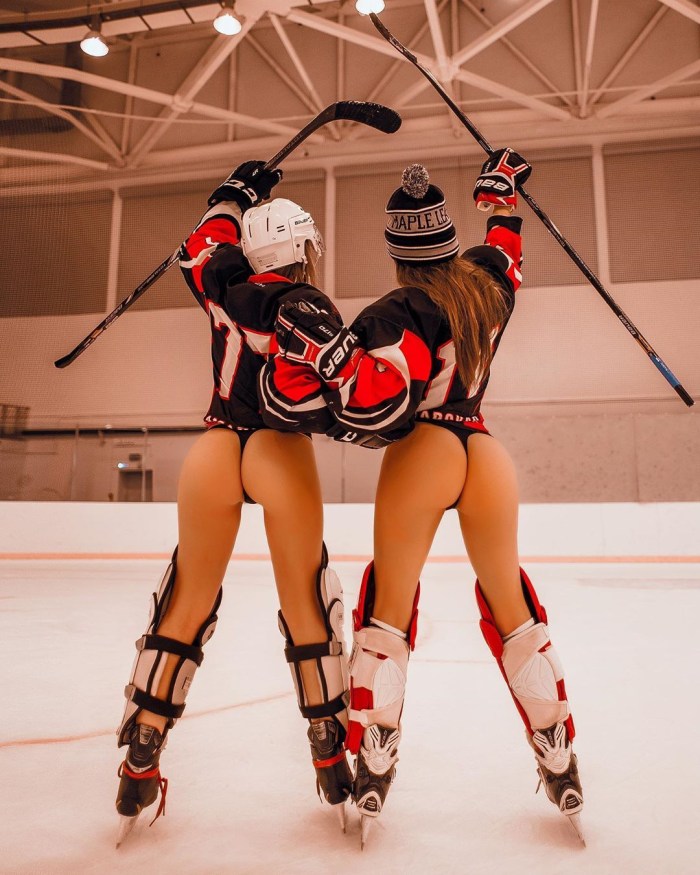 Girls hockey players