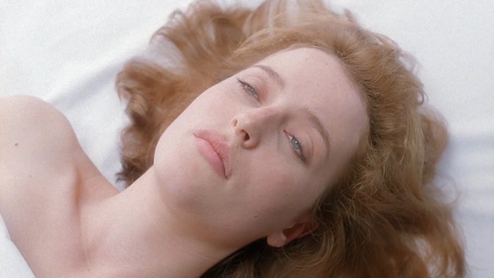 Gillian Anderson 1993 Hot