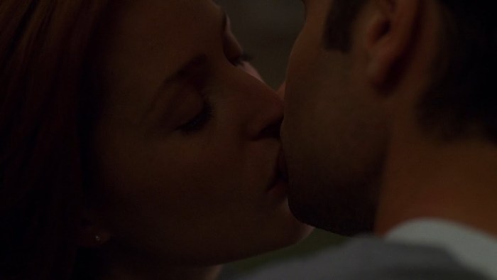 Mulder and Scully bed stage