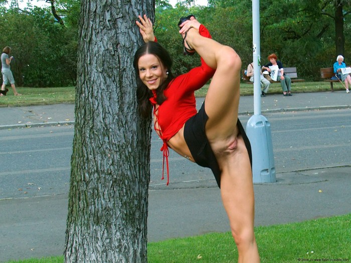 Eva Elphia without panties