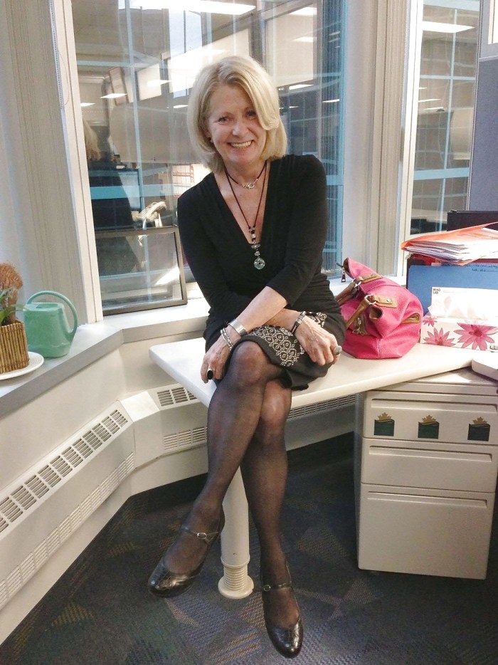 Adult woman in the office