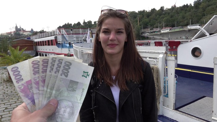 Publicagent: Kiara Lord E175 blonde