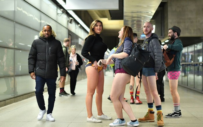 Flashmob in the subway without pants in Moscow 2017