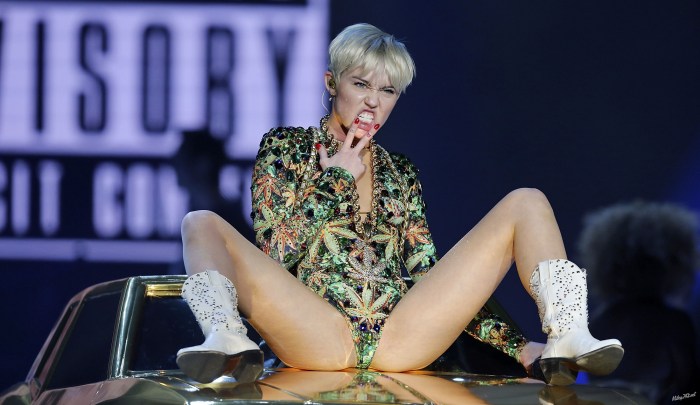 Celebrities spread their legs
