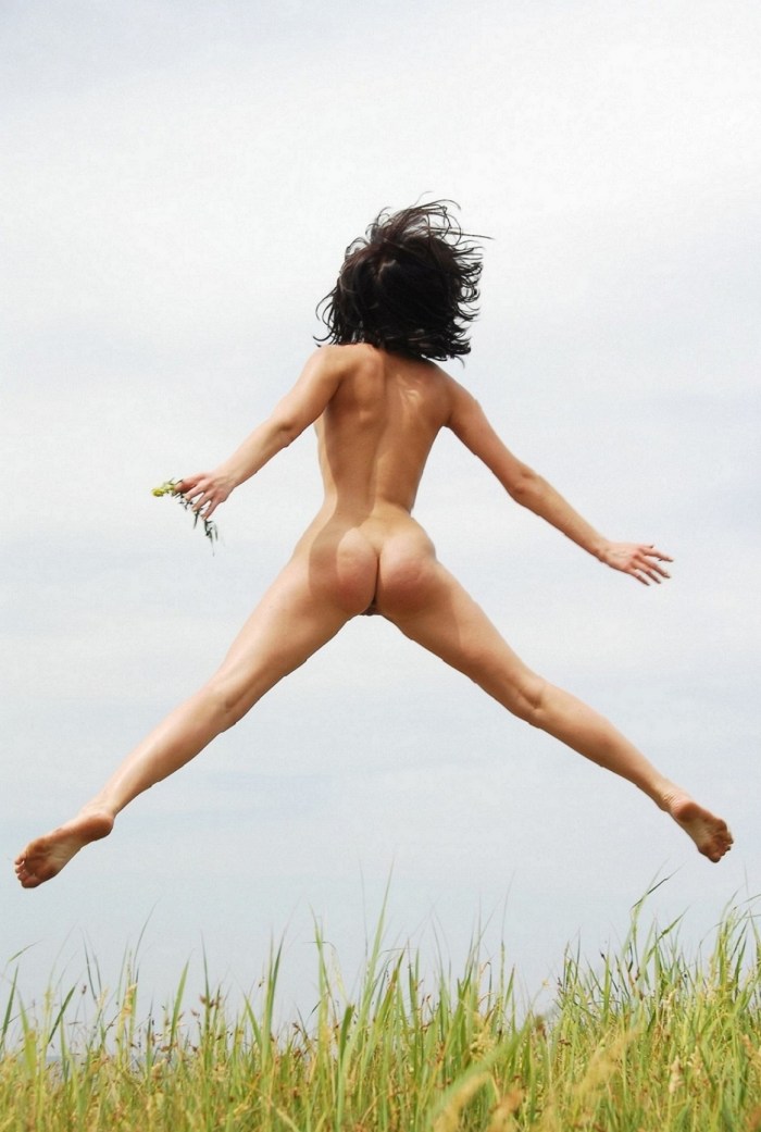 Girls jump naked