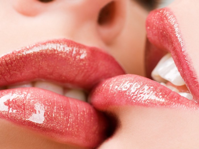 Asian Gallery Black Alley show butt