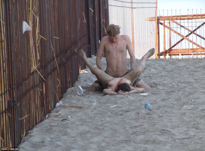 Public fuck on the beach
