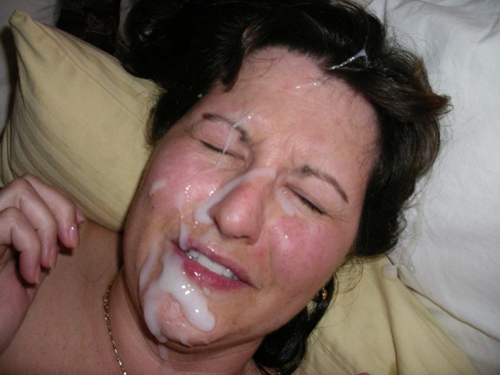 Cums in the mouth of an elderly woman