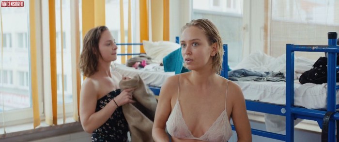 Proportions of a female figure for drawing