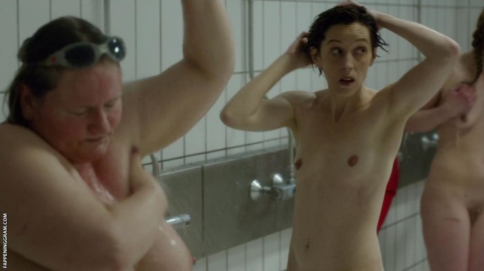 Trisha Helfer erotic